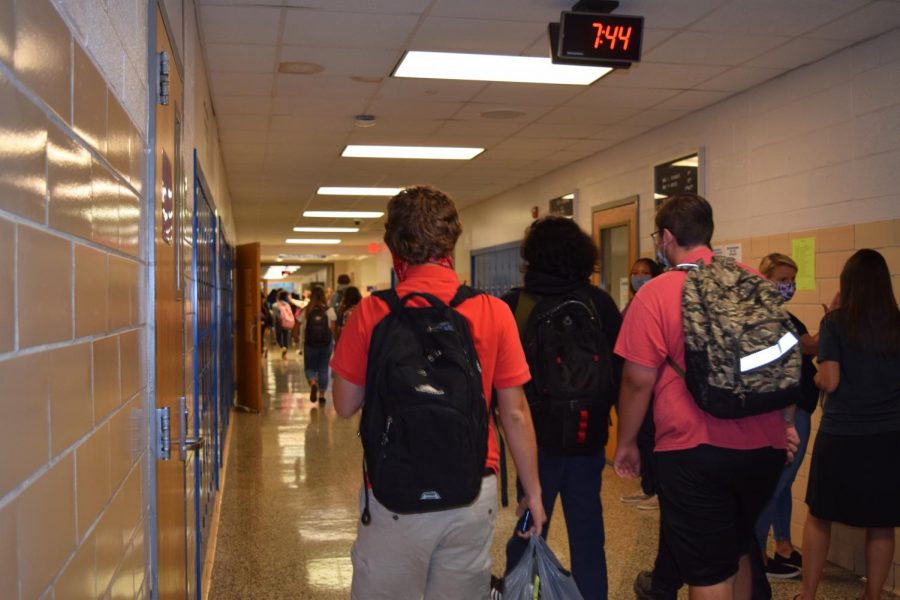 A busy SDHS hallway on the morning of Friday, Sept. 24. 