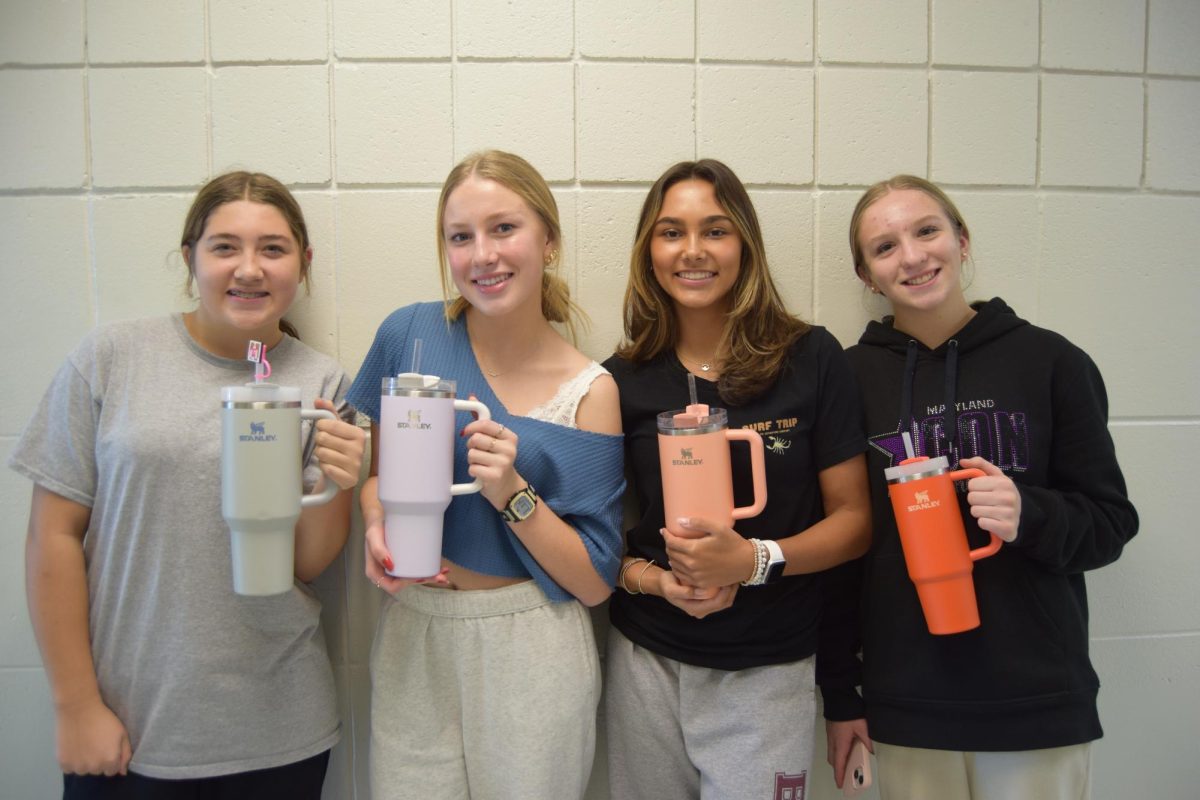 %28L+to+R%29+Sophomores+Isabella+Dellies%2C+Lexi+Rupple%2C+Nadeen+Hassanein+and+Megan+Brown+are+all+proud+owners+of+the+popular+stainless-steel+40-oz.+FlowState+Quencher+mug.+